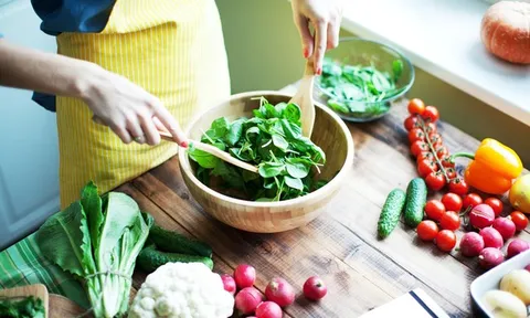 Giảm mỡ bụng cấp tốc đón Tết: 3 loại rau ngoài chợ rẻ mà cực hiệu quả