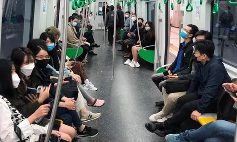 Hà Nội miễn phí đi tàu điện và xe buýt cho hành khách dịp Tết