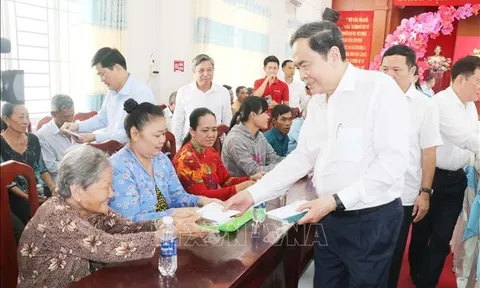 Chủ tịch Quốc hội Trần Thanh Mẫn chúc Tết tại TP. Cần Thơ
