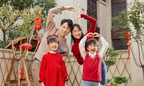 Đừng mặc 3 loại áo quần này cho con dịp Tết: Mặc vào dễ bị chê!