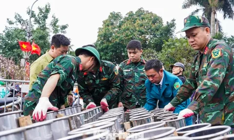 Bên trong trận địa pháo hoa đêm Giao thừa tại Hà Nội