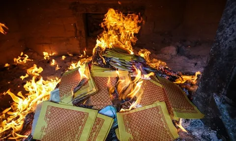 Công ty kinh doanh giấy vàng mã trên sàn chứng khoán làm ăn ra sao?