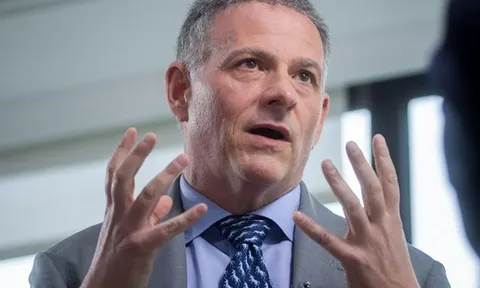 Tỷ phú Mỹ dự báo vàng dần thay thế USD trở thành tài sản dự trữ toàn cầu