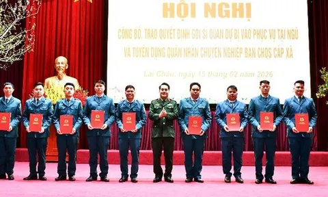Kiện toàn nhân sự Ban Chỉ huy Quân sự cấp xã: Tuyển dụng quân nhân chuyên nghiệp, thăng hàm sĩ quan, gọi sĩ quan dự bị vào phục vụ tại ngũ