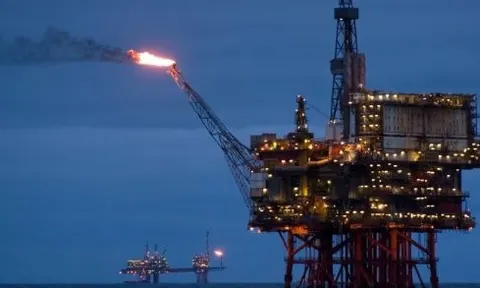 Phát hiện mạng lưới buôn lậu dầu Nga quy mô cực khủng, tổng trị giá ít nhất 90 tỷ USD