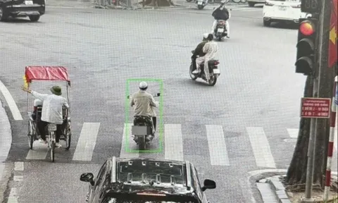 Hà Nội: Camera AI phát hiện 22 tài xế vượt đèn đỏ tại một nút giao thông ngày mùng 4 Tết