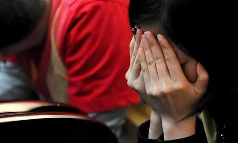 Ăn Tết, mẹ tôi mừng tuổi con gái anh họ 3 triệu, còn con tôi chỉ nhận được một tờ giấy, tôi quyết định cắt đứt quan hệ