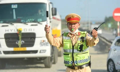 CSGT Đà Nẵng xuyên Tết giữ đường thông suốt, tai nạn giảm sâu