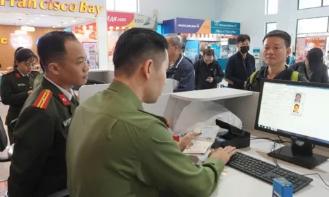 Lực lượng an ninh hàng không giữ bình yên cho mỗi chuyến bay