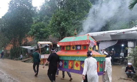 Thảm kịch chìm tàu trên hồ Thác Bà: Bốn gia đình một nỗi tang thương