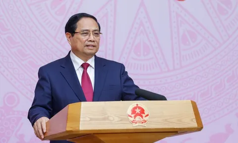 Thủ tướng: 'Giữ trọn y đức - Vững vàng y thuật – Nâng tầm y lý - Vượt qua nghịch cảnh – Tất cả vì dân'