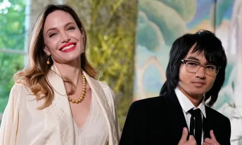 Con trai cả bỏ họ Brad Pitt