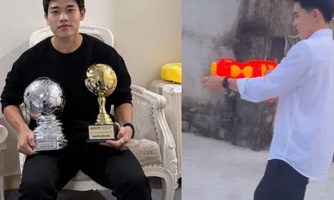 Không nhận ra Đình Bắc khi về quê, diện sơ mi trắng như soái ca nhưng làm một điều lạ lắm