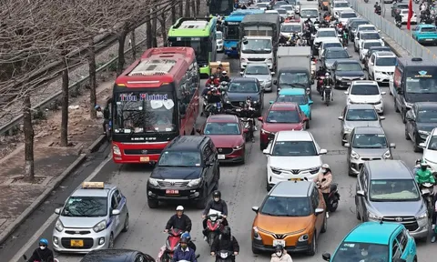 Giải mã "mắt thần" Google Maps: Không lắp camera, vì sao biết chính xác từng mét đường tắc cứng?