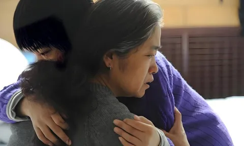 Tôi chỉ hối hận khi cha mẹ đã già: 3 điều “bất hiếu” núp bóng sự bận rộn mà chúng ta vẫn làm mỗi ngày