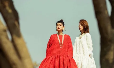 Linh Moon làm show thời trang trong lâu đài ở Nga