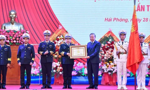 Xây dựng thế trận quốc phòng toàn dân và 'thế trận lòng dân' trên biển ngày càng vững chắc