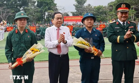 Chủ tịch Quốc hội Trần Thanh Mẫn dự Lễ giao, nhận quân năm 2026 tại TPHCM