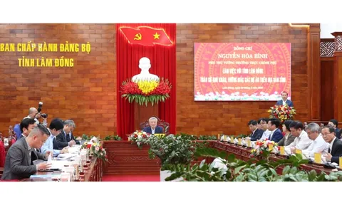 Phó Thủ tướng Thường trực Nguyễn Hòa Bình làm việc với tỉnh Lâm Đồng về việc tháo gỡ khó khăn, vướng mắc cho các dự án