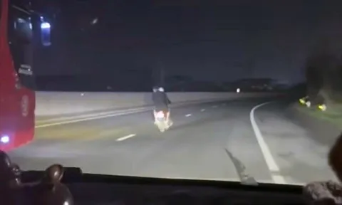 Lạng lách, đánh võng trên quốc lộ, hai người đàn ông bị xử phạt 26 triệu đồng