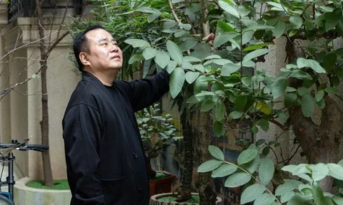 Nam NSND mang hàm Đại tá, cưới vợ đẹp kém 13 tuổi: U60 sống bình yên trong biệt thự bề thế ở Hà Nội