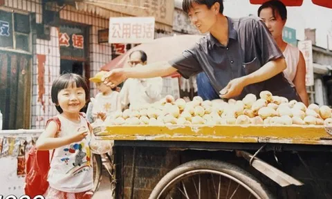 Một bức ảnh chụp năm 1999 của một bé gái bình thường gây bão mạng vì lý do không ai ngờ