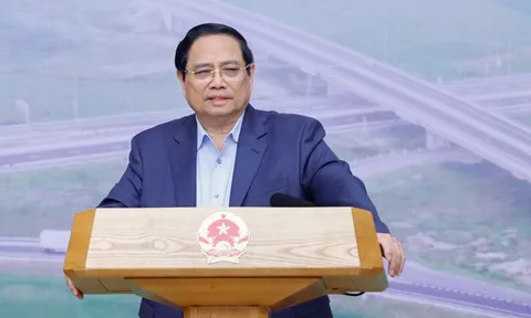 Thủ tướng chỉ đạo duy trì hoạt động bình thường của Tổng công ty Cảng hàng không Việt Nam (ACV)