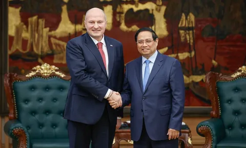 Thủ tướng Phạm Minh Chính tiếp Bộ trưởng Bộ Tình trạng khẩn cấp Liên bang Nga