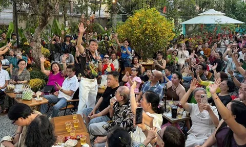 Phải đóng cửa 5 ngày, quán cafe của ông hoàng nhạc Việt đình đám một thời "thất thủ" khi mở lại