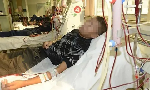 Nam kỹ sư CNTT 40 tuổi suy thận dù ăn rất nhạt, nguyên nhân từ 1 thói quen ngủ người càng trẻ càng yêu thích