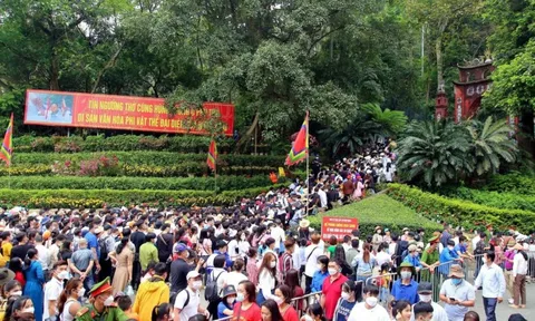 Bộ Nội vụ trả lời trước thông tin "nghỉ Giỗ Tổ, 30/4-1/5 kéo dài 9 ngày"