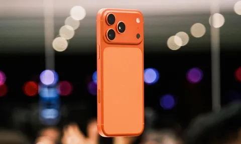 iPhone 17 Pro Max bị bán tháo hàng loạt, điều gì đang xảy ra?