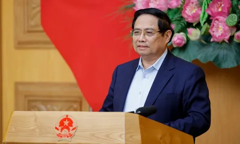 Thủ tướng: Không để thiếu xăng dầu, phấn đấu tự chủ về năng lượng