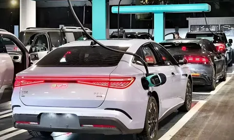 Phát minh của Trung Quốc làm rung chuyển ngành xe điện: sạc nhanh như đổ xăng, sắp có mặt tại Việt Nam?