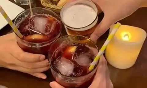 Cứ 3 giây lại có 1 người bị đột quỵ, bác sĩ nhắc nhở: Thà ăn thêm thịt còn hơn ăn nhiều 5 thực phẩm này