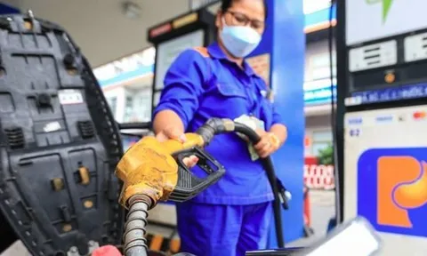 Doanh nghiệp xăng dầu có thể tự quyết giá bán lẻ