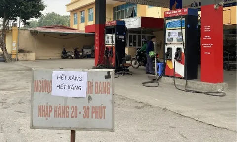 Công an đồng loạt cảnh báo nóng về vấn đề tích trữ xăng, dầu sau khi nhiều nơi treo biển "hết hàng"