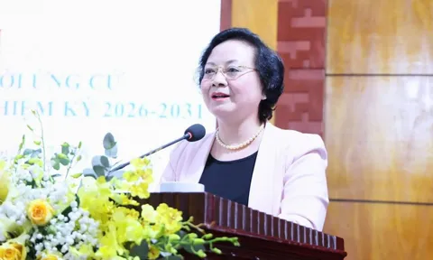 Phó Thủ tướng Phạm Thị Thanh Trà thông tin tới cử tri về lộ trình cải cách tiền lương, cắt giảm thủ tục hành chính