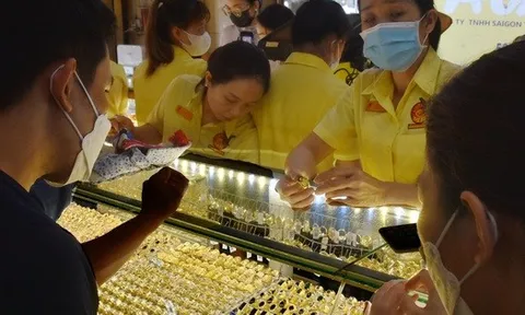 Giá vàng hôm nay, 10-3: Đảo chiều sụt giảm mạnh