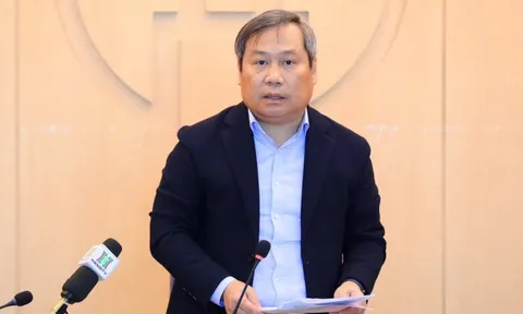 Chủ tịch Hà Nội khuyến cáo người dân bình tĩnh, không tích trữ xăng dầu