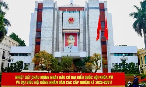 Tiếp tục sắp xếp, tinh gọn tổ chức bộ máy; đẩy mạnh phân cấp, phân quyền, ủy quyền