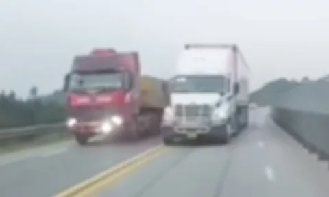 Phạt 5 triệu đồng tài xế container lấn làn ngược chiều trên cao tốc