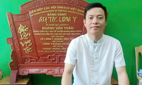 Nhân viên ngân hàng bỏ nghề thành "thần y" bán thuốc gia truyền 3 đời: Đầu tư hàng tỷ đồng quảng cáo để tiếp cận người già