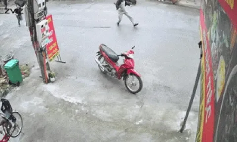 Người đàn ông hô "mượn" rồi nhảy lên xe máy phóng đi: Lý do khiến cả gia đình từ hoảng hốt sang… thở phào