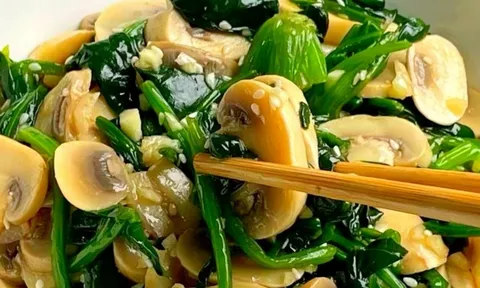 Món ăn là "thần dược" chống táo bón, giúp bôi trơn ruột, thúc đẩy nhu động ruột, loại bỏ chất thải tích tụ và giảm mỡ bụng