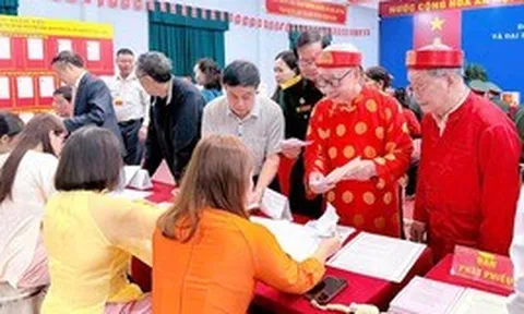 Nhiều tỉnh đã có hơn 99% cử tri đi bỏ phiếu bầu đại biểu Quốc hội và đại biểu HĐND các cấp