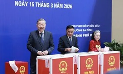 Tổng Bí thư Tô Lâm bỏ phiếu bầu cử đại biểu Quốc hội, HĐND các cấp tại phường Ba Đình, Hà Nội