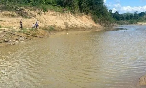 Rủ nhau tắm sông sau giờ học, học sinh lớp 3 không may đuối nước tử vong