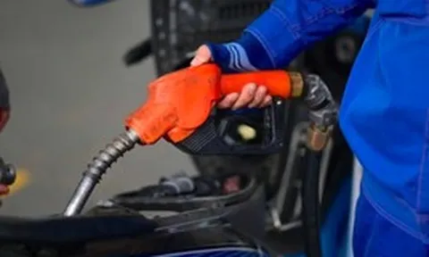 Phạt cây xăng do tự ý ngừng bán hàng