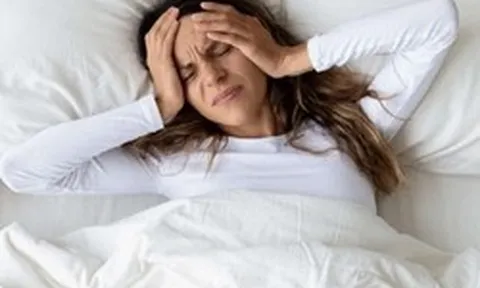 Tăng cân bất thường dù ăn rất ít, người phụ nữ nghe lời bác sĩ kiểm tra camera: “Sốc nặng khi phát hiện những gì diễn ra mỗi đêm”